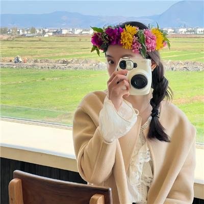 青青河畔草